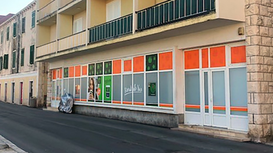 T133 SUPETAR
