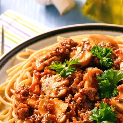 Bolognese sa šampinjonima i špagetima