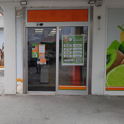 T082 Ploče